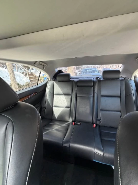 2013 Lexus ES 6th Gen - Image 7 of 8