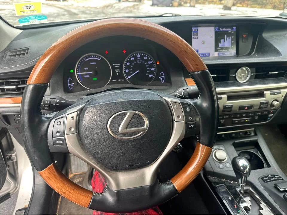 2013 Lexus ES 6th Gen - Image 9 of 9