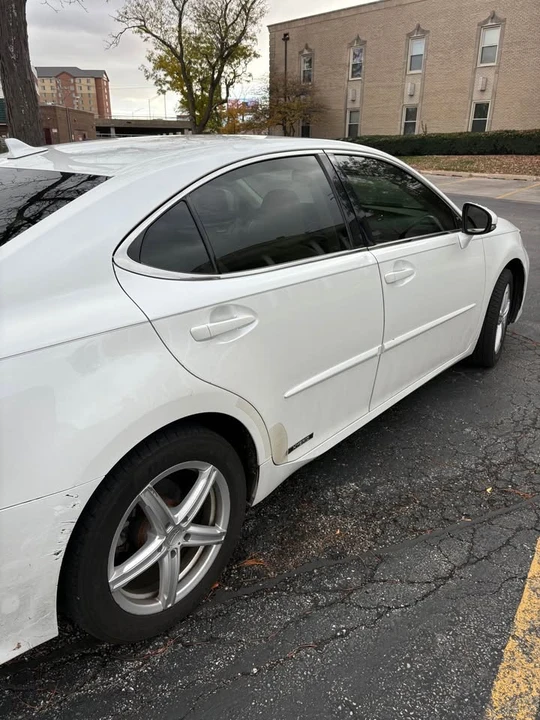 2013 Lexus ES 6th Gen - Image 3 of 6