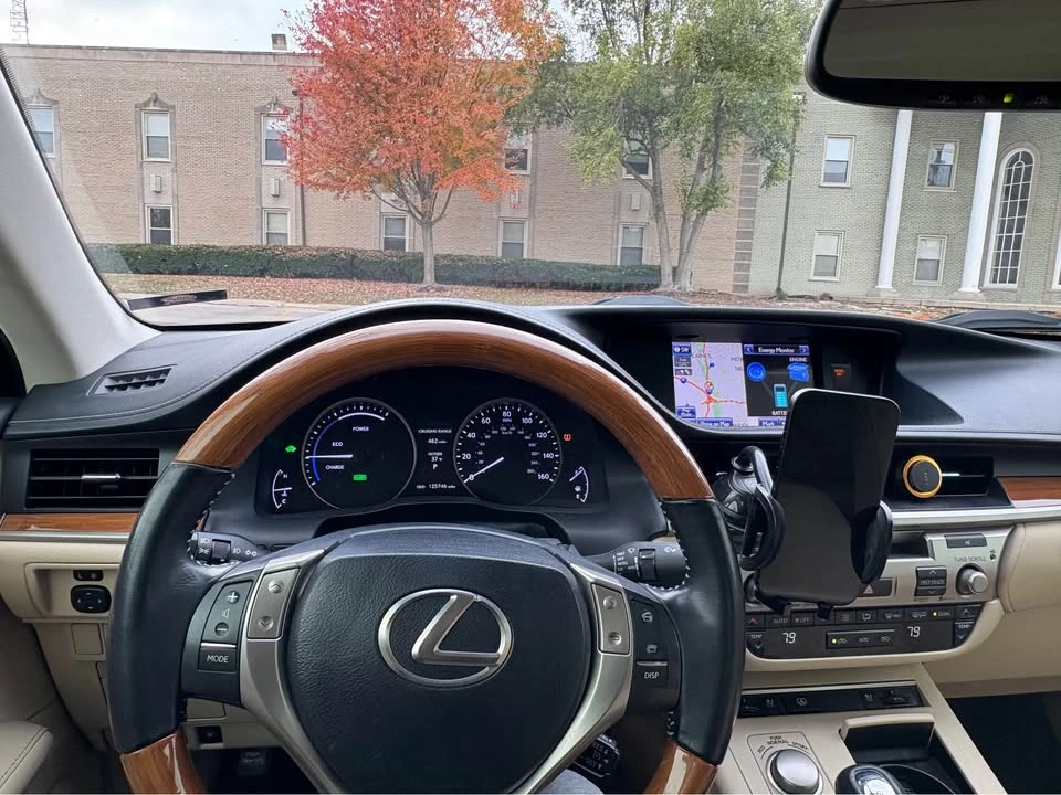 2013 Lexus ES 6th Gen - Image 6 of 6