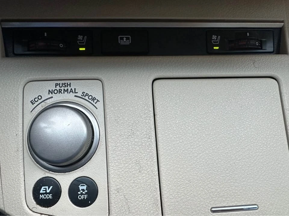 2013 Lexus ES 6th Gen - Image 11 of 11