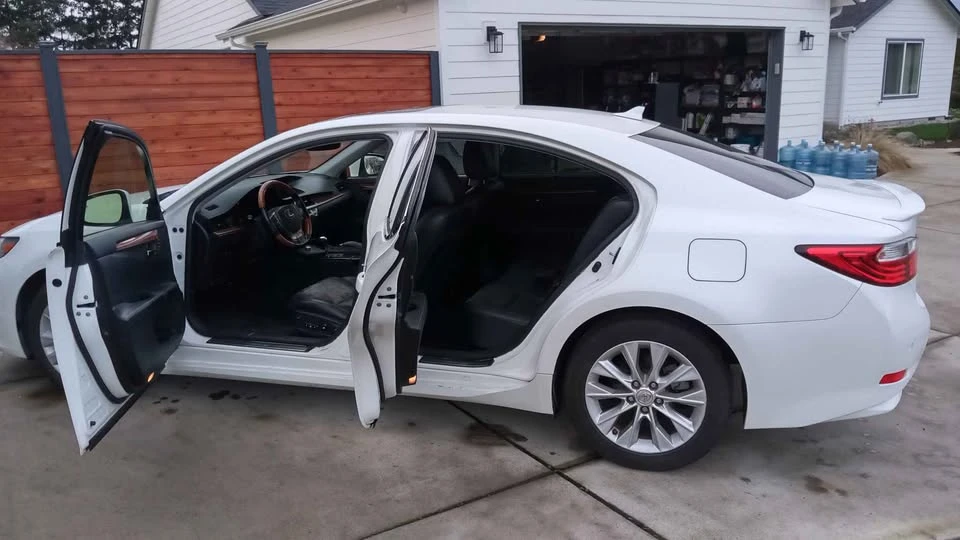 2013 Lexus ES 6th Gen - Image 4 of 7