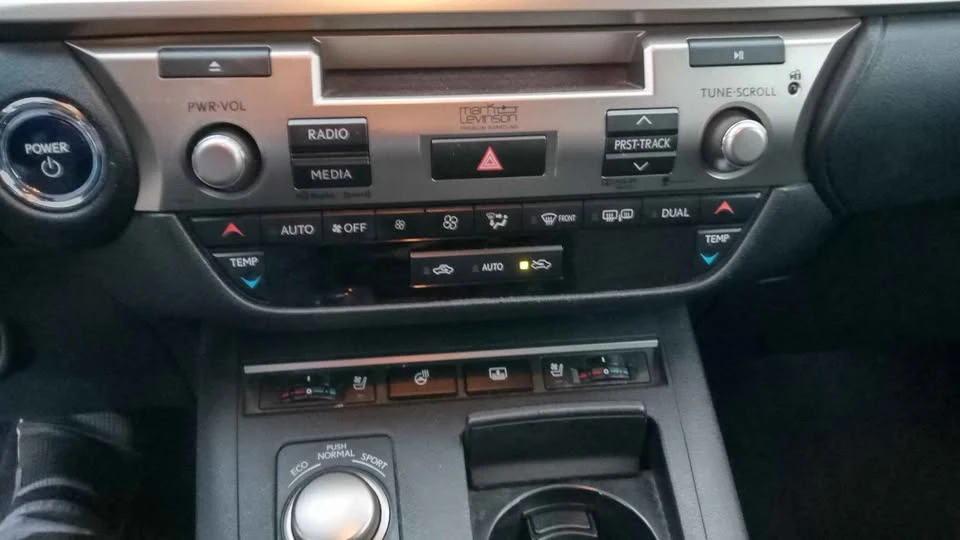2013 Lexus ES 6th Gen - Image 6 of 7