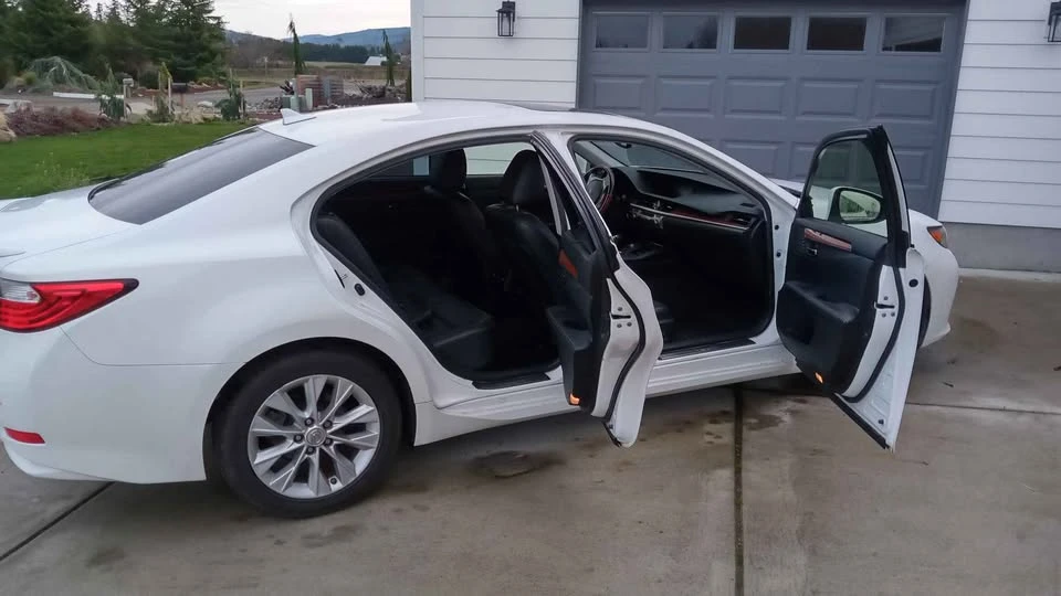 2013 Lexus ES 6th Gen - Image 2 of 7