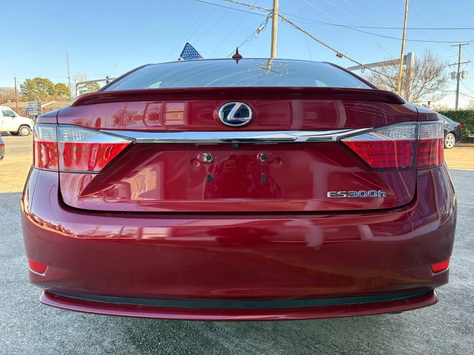 2013 Lexus ES 6th Gen - Image 6 of 16