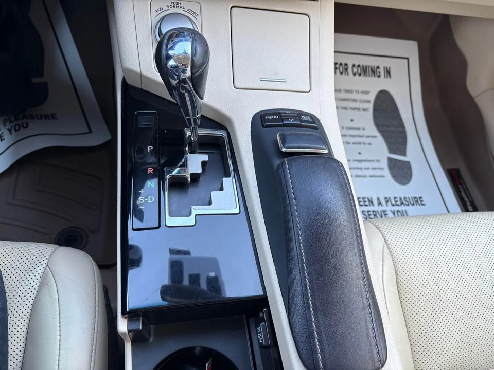2013 Lexus ES 6th Gen - Image 15 of 16