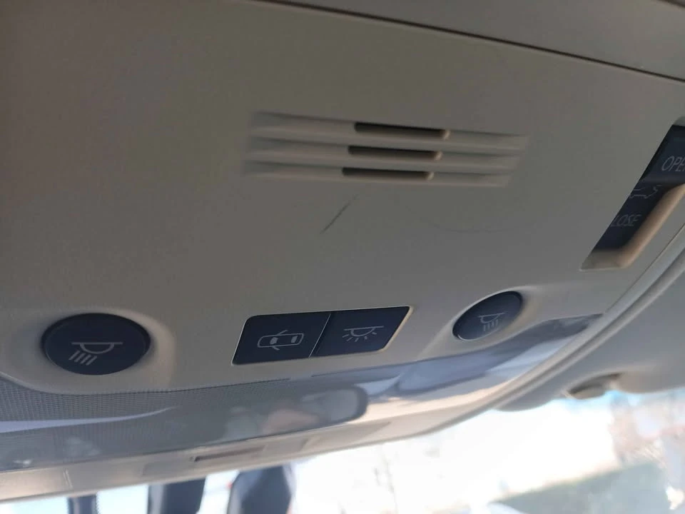 2013 Lexus ES 6th Gen - Image 11 of 15