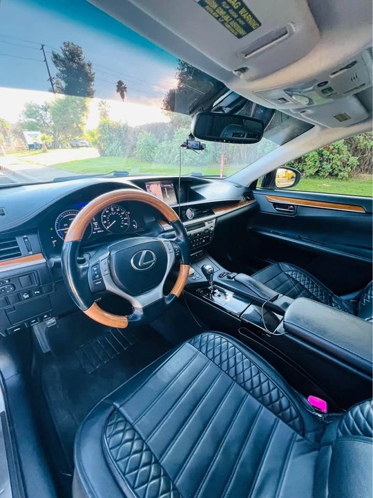 2013 Lexus ES 6th Gen - Image 7 of 7