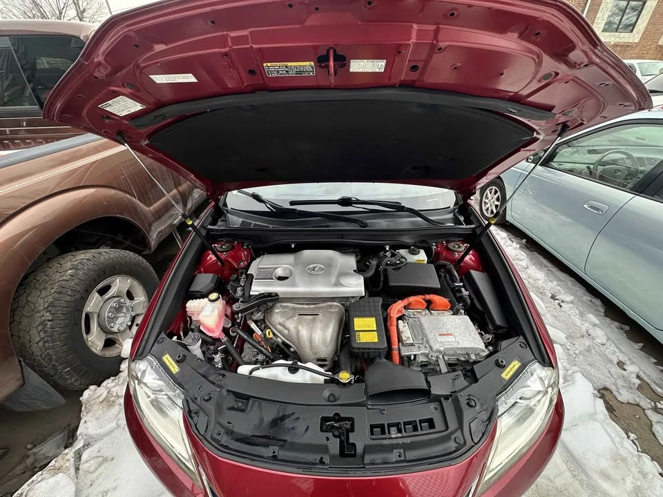 2013 Lexus ES 6th Gen - Image 10 of 16