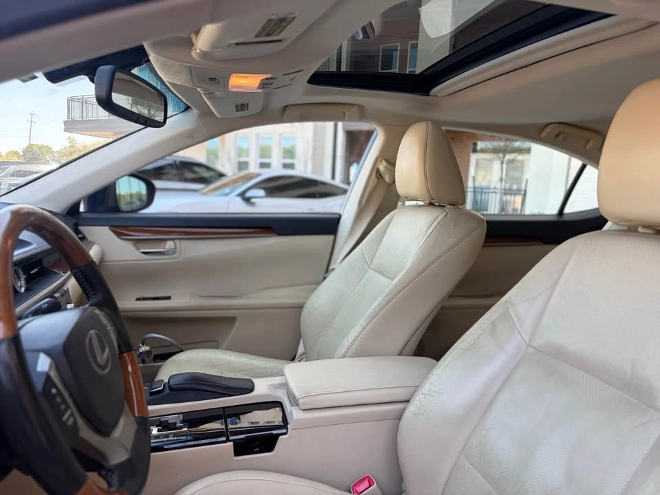 2013 Lexus ES 6th Gen - Image 14 of 17
