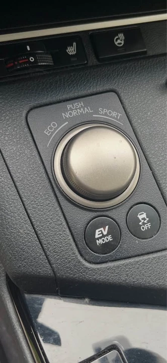 2013 Lexus ES 6th Gen - Image 5 of 15