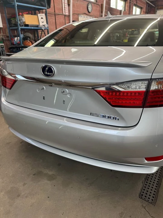 2013 Lexus ES 6th Gen - Image 7 of 11