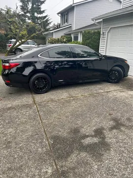 2013 Lexus ES 300h Luxury Sedan