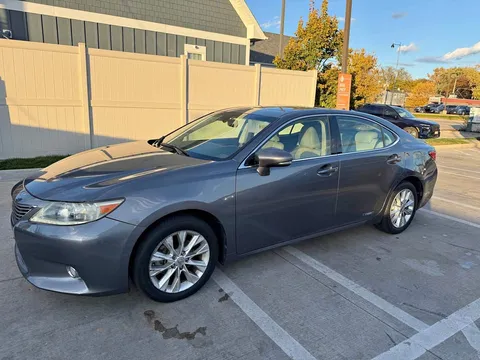 2013 Lexus ES 300h Luxury Sedan