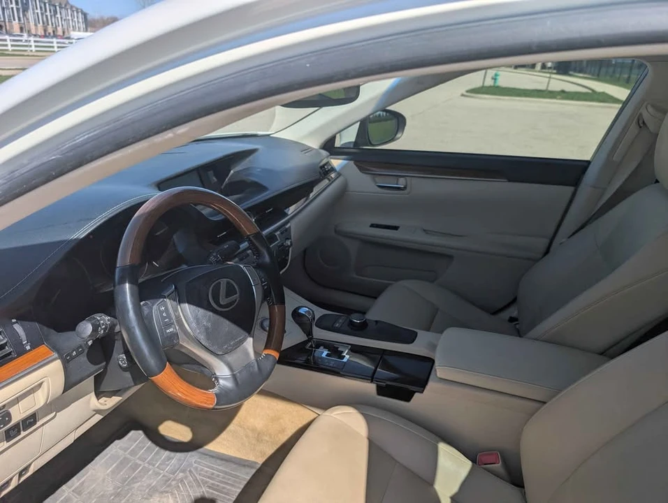 2013 Lexus ES 6th Gen - Image 6 of 20