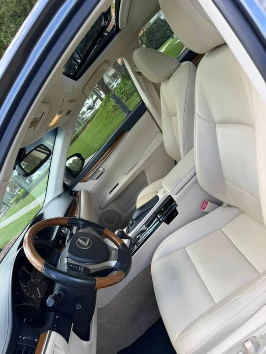2013 Lexus ES 6th Gen - Image 10 of 18