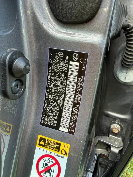 2013 Lexus ES 6th Gen - Image 9 of 18