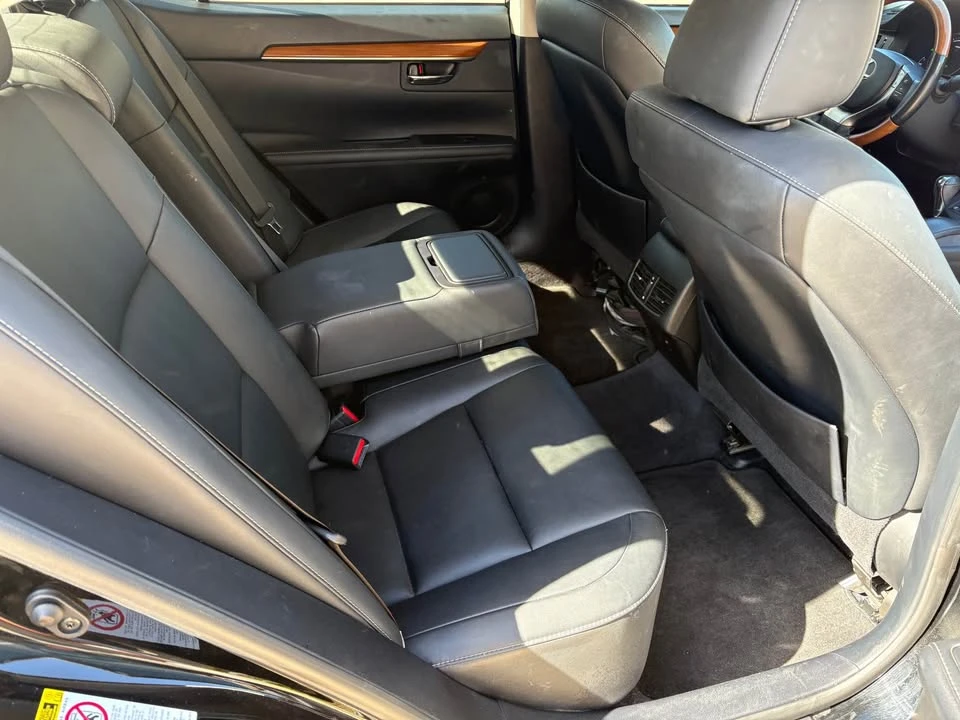 2013 Lexus ES 6th Gen - Image 9 of 13