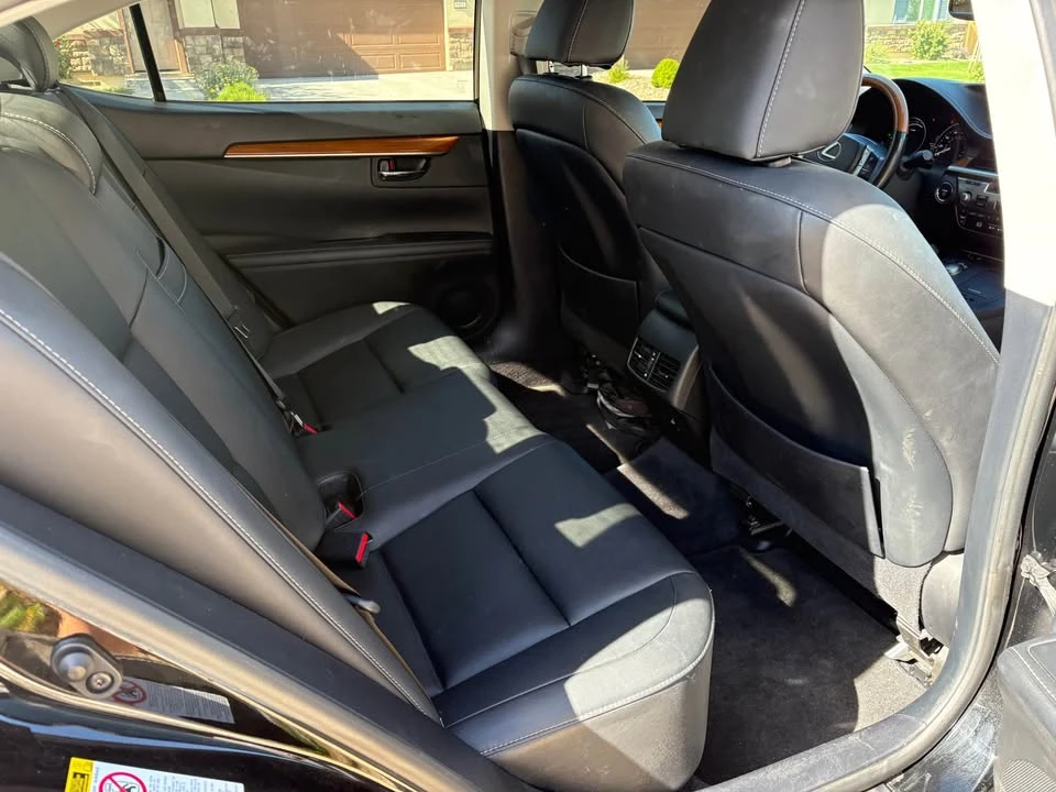 2013 Lexus ES 6th Gen - Image 8 of 13