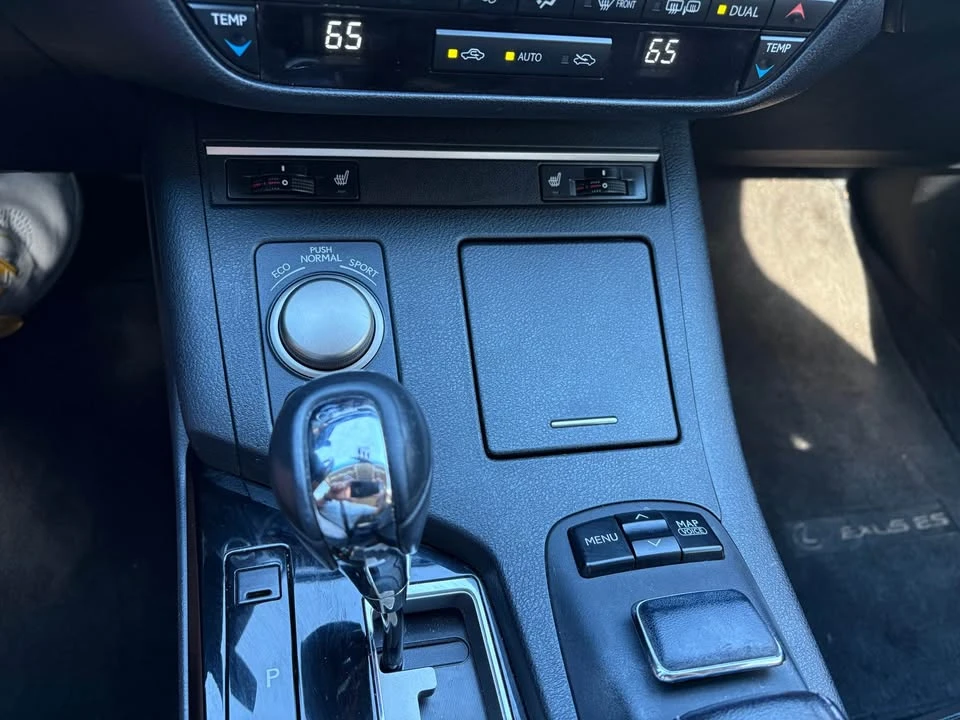2013 Lexus ES 6th Gen - Image 7 of 13