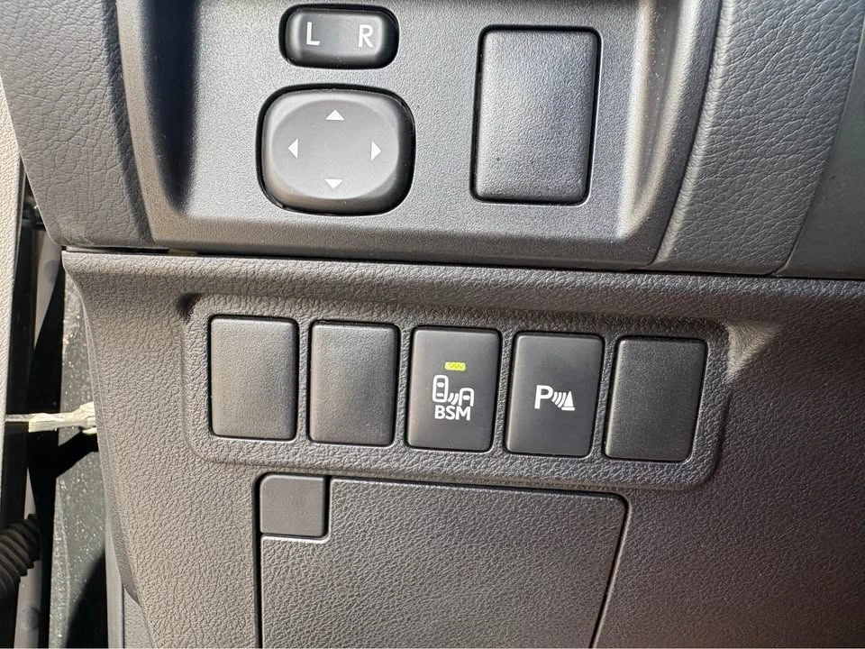 2013 Lexus ES 6th Gen - Image 12 of 13