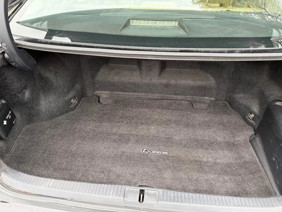2013 Lexus ES 6th Gen - Image 11 of 18