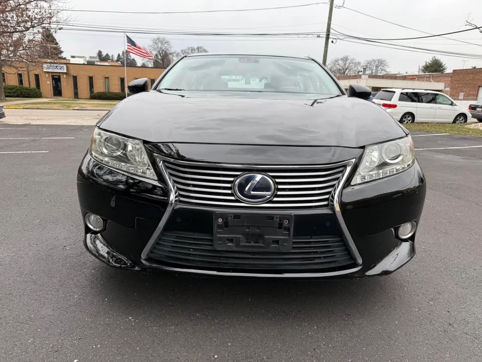 2013 Lexus ES 6th Gen - Image 3 of 19