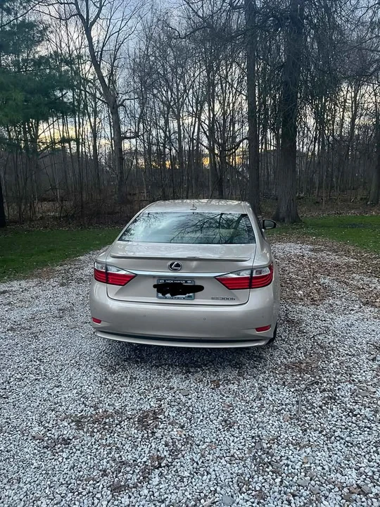 2013 Lexus ES 6th Gen - Image 6 of 6