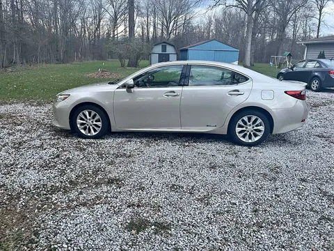 2013 Lexus ES 300h