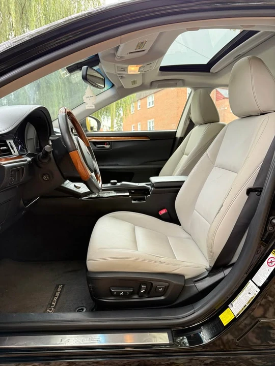2013 Lexus ES 6th Gen - Image 13 of 18