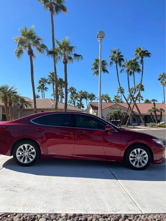 2013 Lexus ES 6th Gen - Image 7 of 20