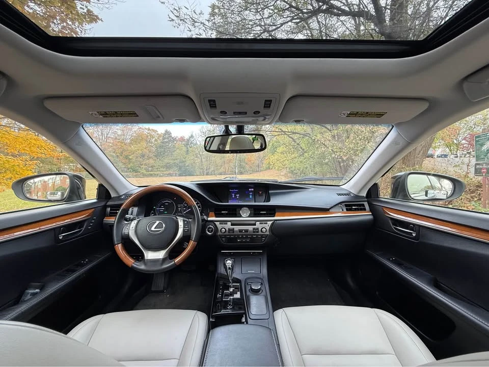 2013 Lexus ES 6th Gen - Image 18 of 18