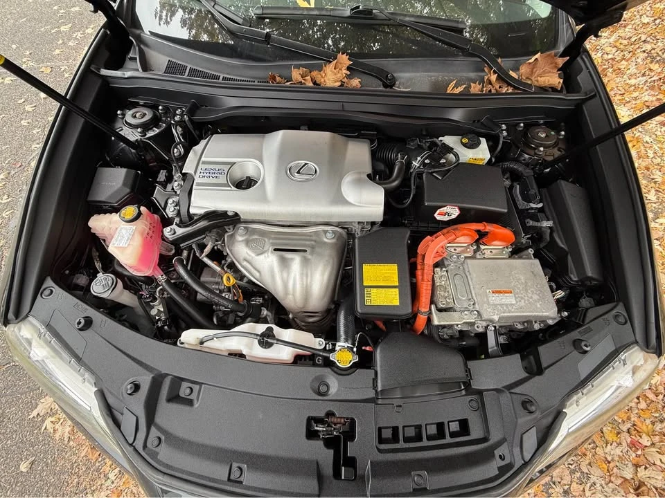 2013 Lexus ES 6th Gen - Image 9 of 18