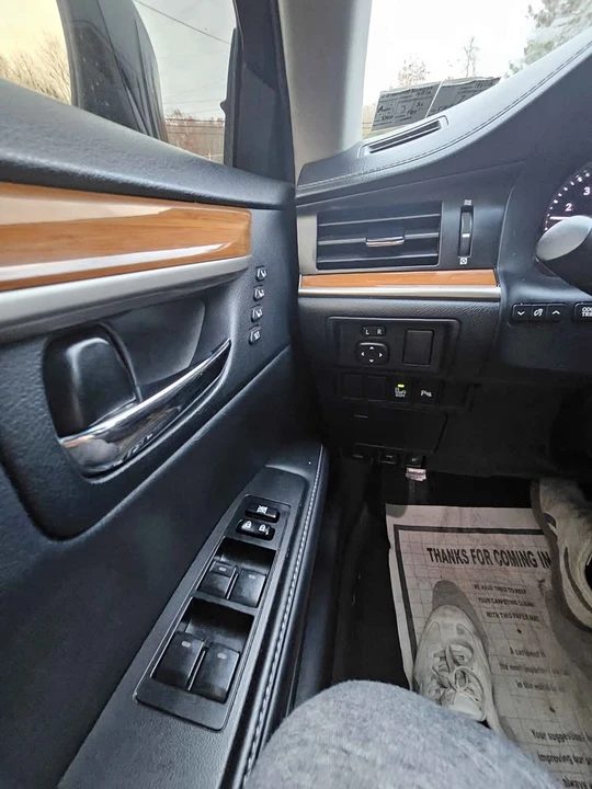 2013 Lexus ES 6th Gen - Image 17 of 18