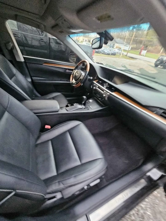 2013 Lexus ES 6th Gen - Image 12 of 18