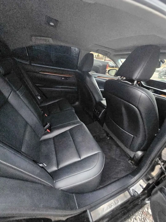 2013 Lexus ES 6th Gen - Image 13 of 18
