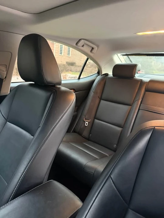 2013 Lexus ES 6th Gen - Image 18 of 20