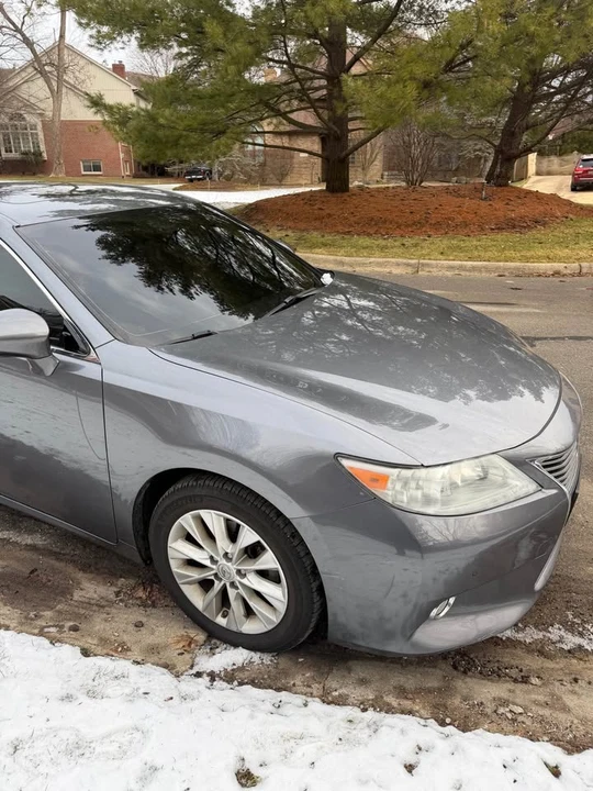 2013 Lexus ES 6th Gen - Image 3 of 20