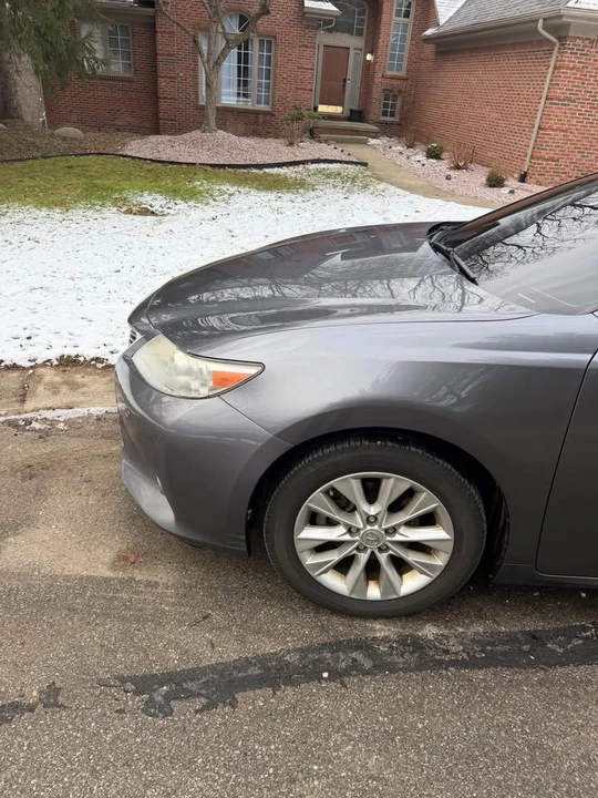 2013 Lexus ES 6th Gen - Image 14 of 20