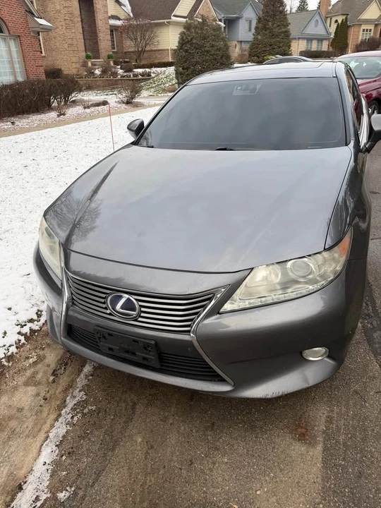 2013 Lexus ES 6th Gen - Image 5 of 20
