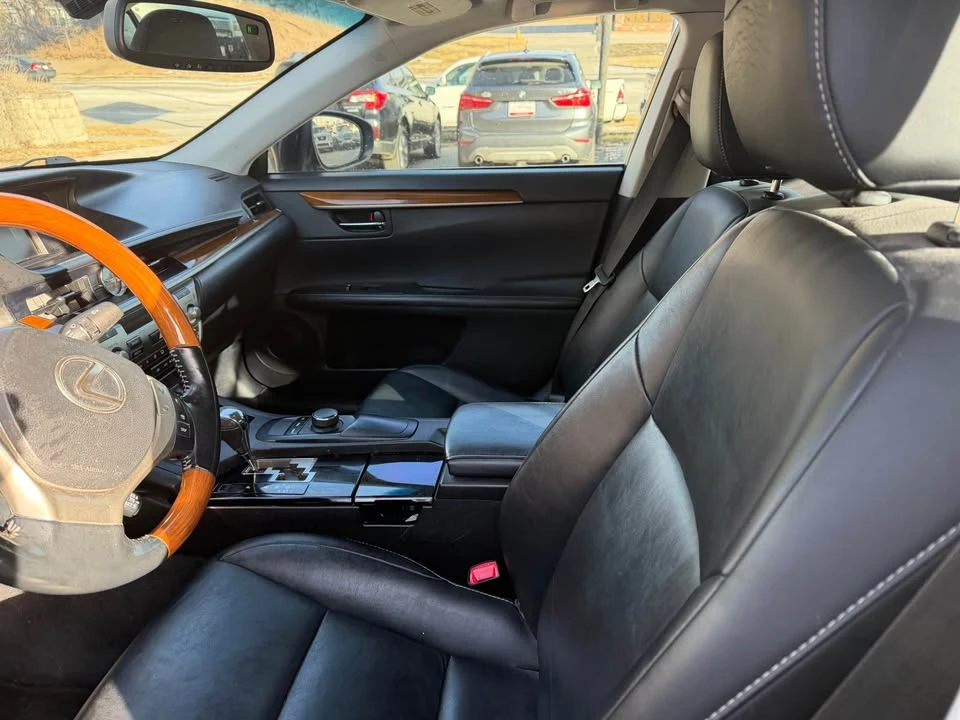 2013 Lexus ES 6th Gen - Image 13 of 15