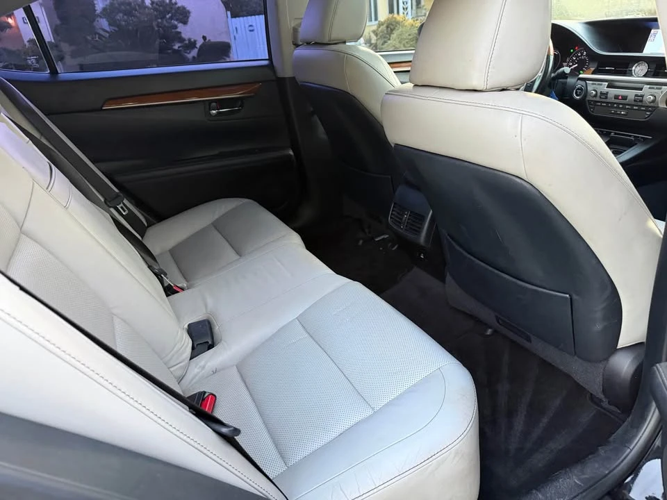 2013 Lexus ES 6th Gen - Image 12 of 16
