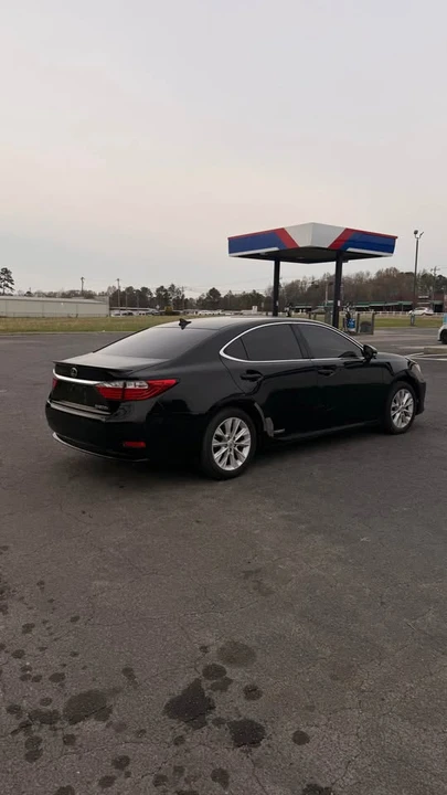2013 Lexus ES 6th Gen - Image 5 of 11