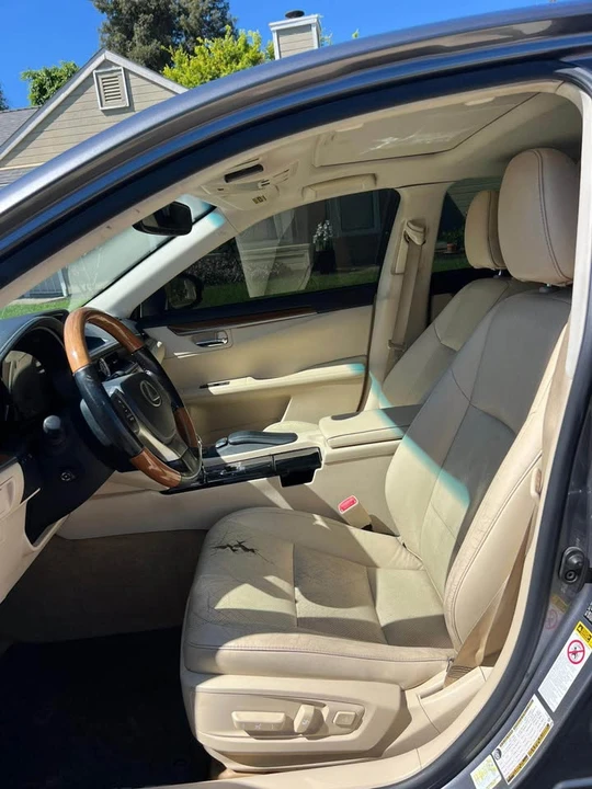 2013 Lexus ES 6th Gen - Image 7 of 9