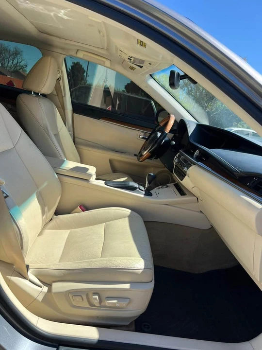 2013 Lexus ES 6th Gen - Image 8 of 9