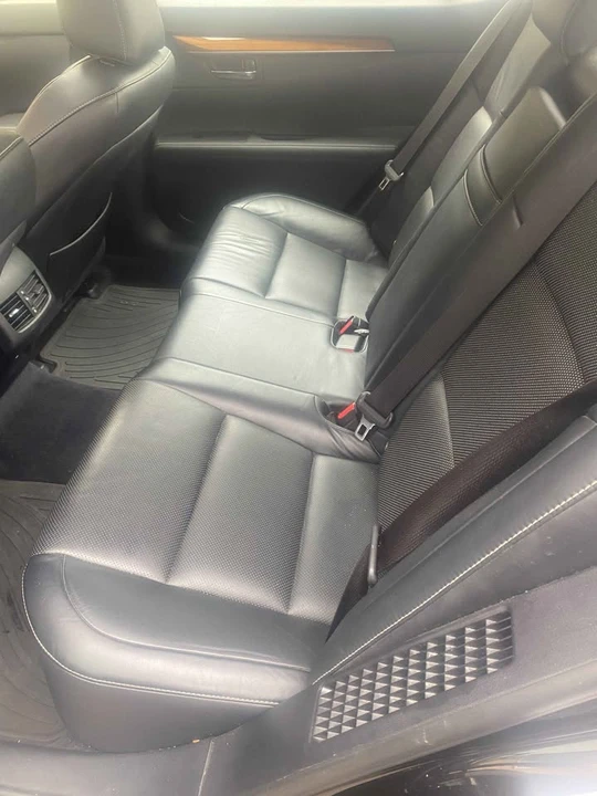 2013 Lexus ES 6th Gen - Image 6 of 10