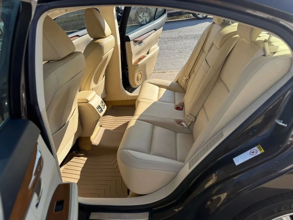 2013 Lexus ES 6th Gen - Image 15 of 20