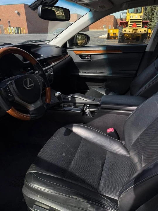 2013 Lexus ES 6th Gen - Image 5 of 8