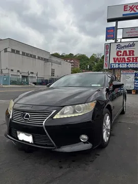 2013 Lexus ES 300h Sedan