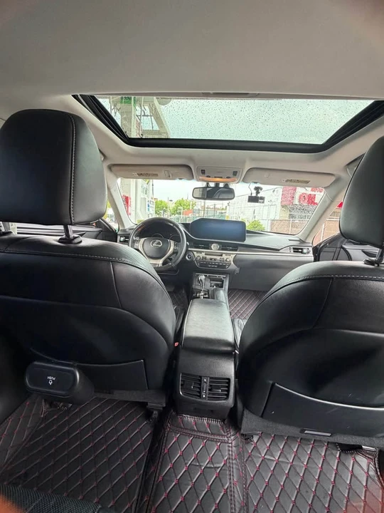 2013 Lexus ES 6th Gen - Image 7 of 11